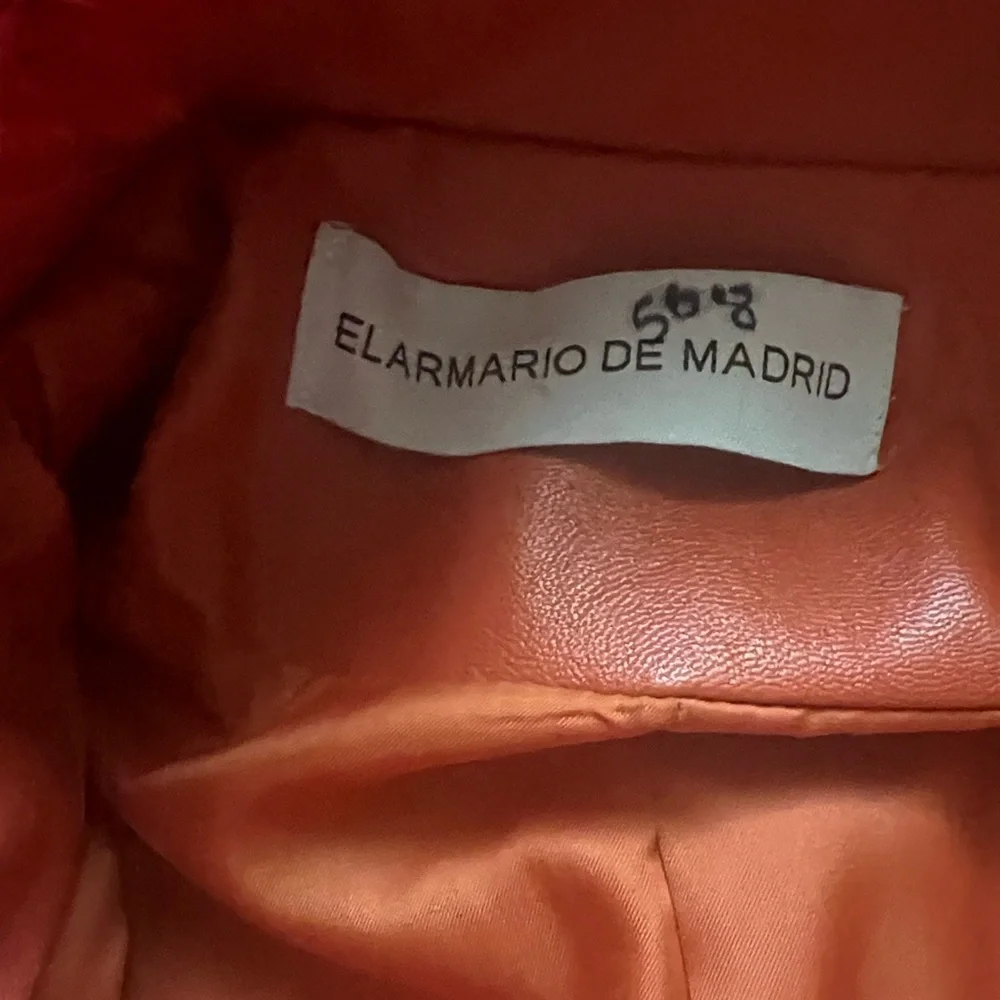 Elarmario De Madrid Stylish Orange and Red Women's Coat - Picture 8 of 8